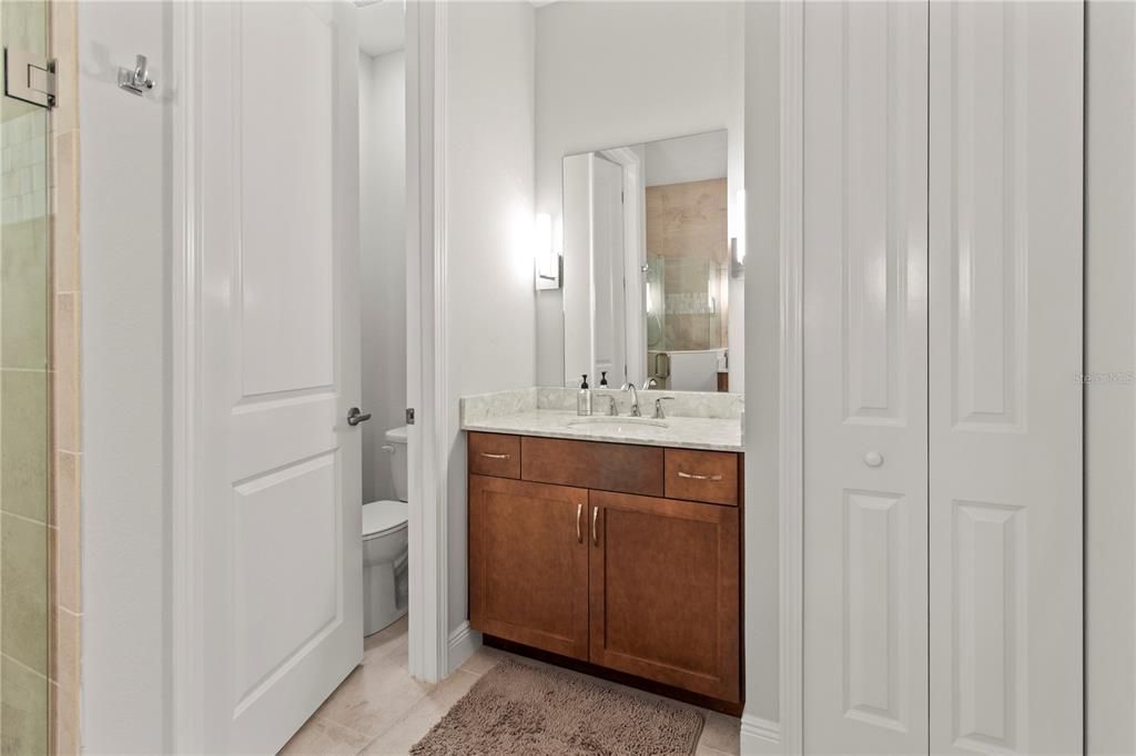 На продажу: $438,900 (2 спален, 2 ванн, 1634 Квадратных фут)