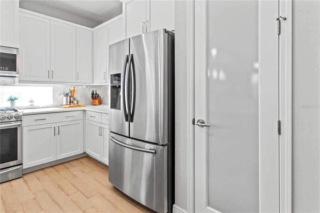 На продажу: $438,900 (2 спален, 2 ванн, 1634 Квадратных фут)