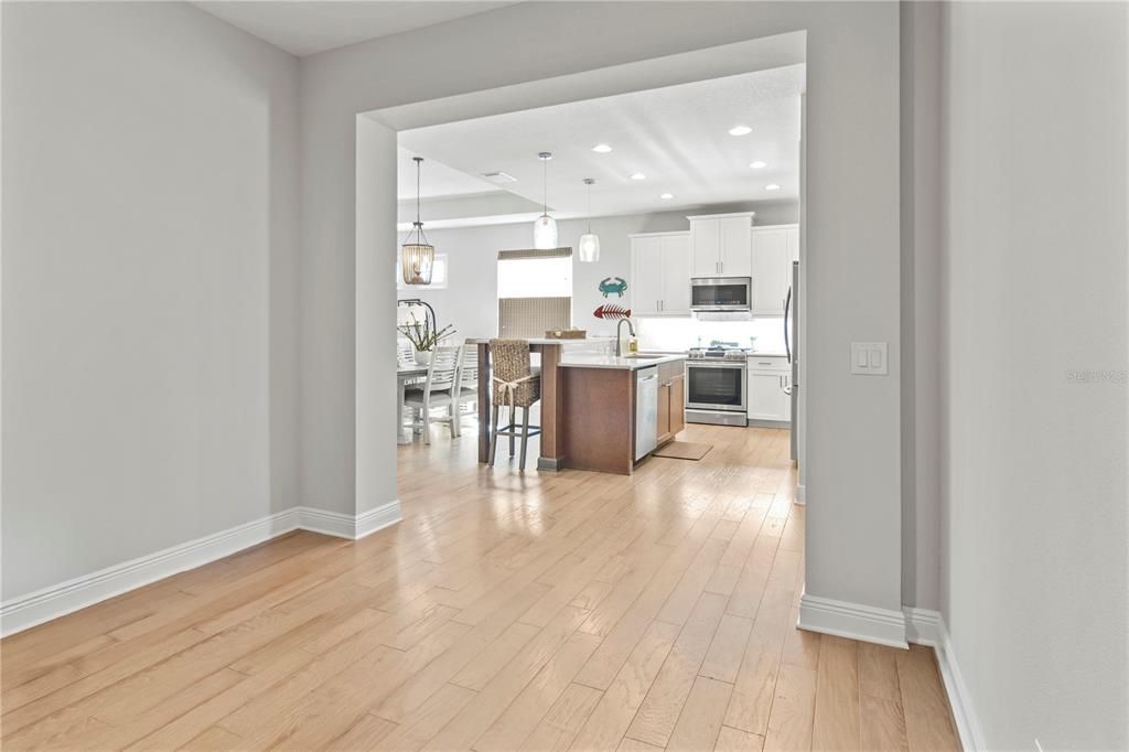 На продажу: $438,900 (2 спален, 2 ванн, 1634 Квадратных фут)