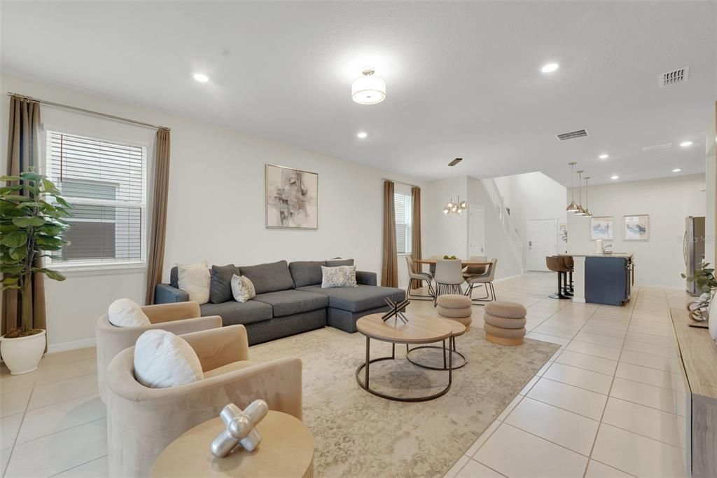 En Venta: $620,000 (6 camas, 4 baños, 3117 Pies cuadrados)