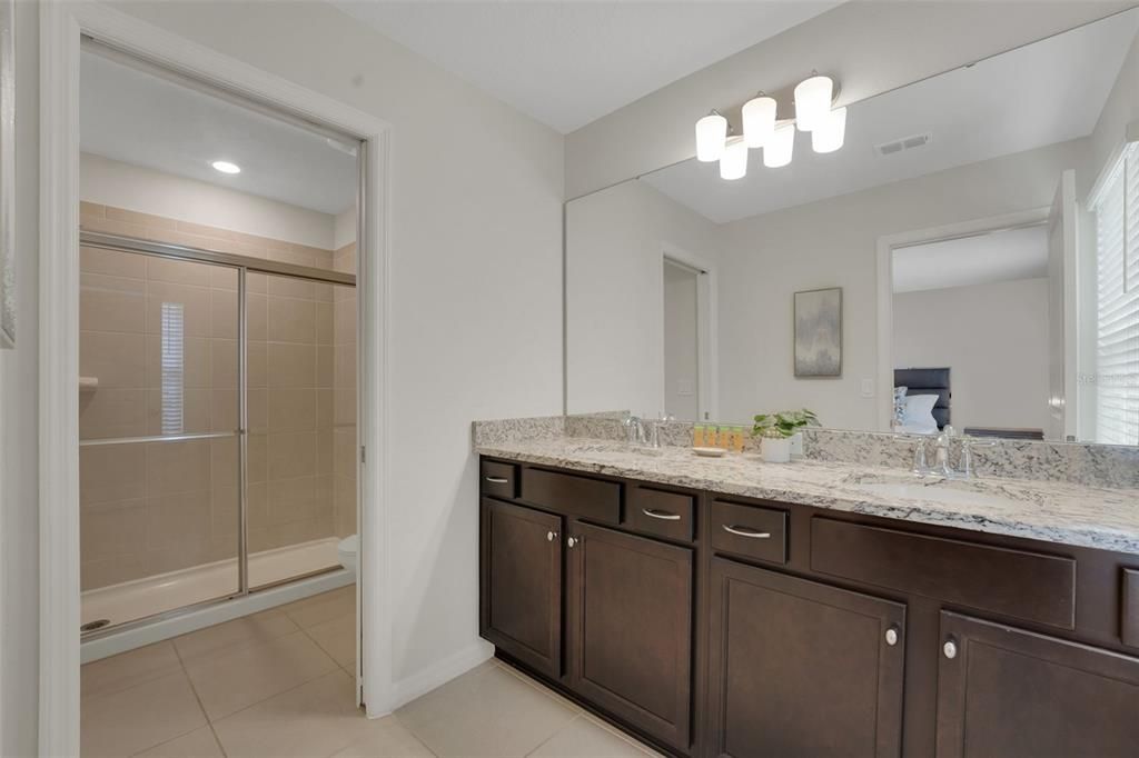 En Venta: $620,000 (6 camas, 4 baños, 3117 Pies cuadrados)