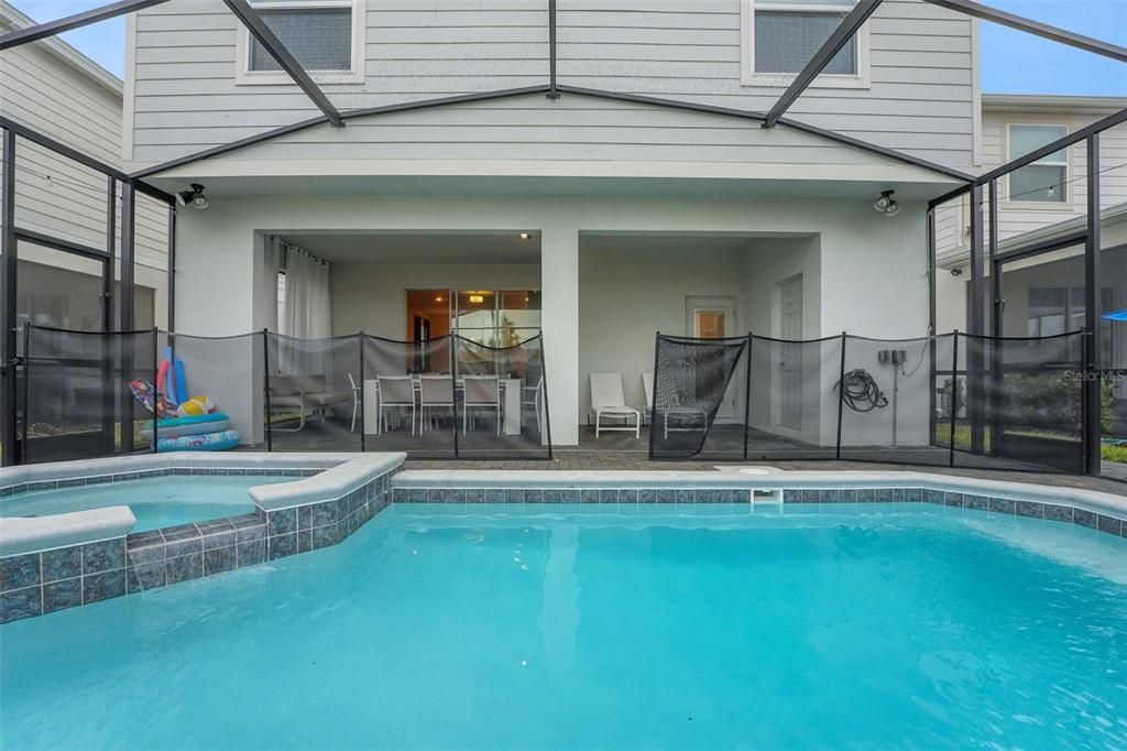 En Venta: $620,000 (6 camas, 4 baños, 3117 Pies cuadrados)