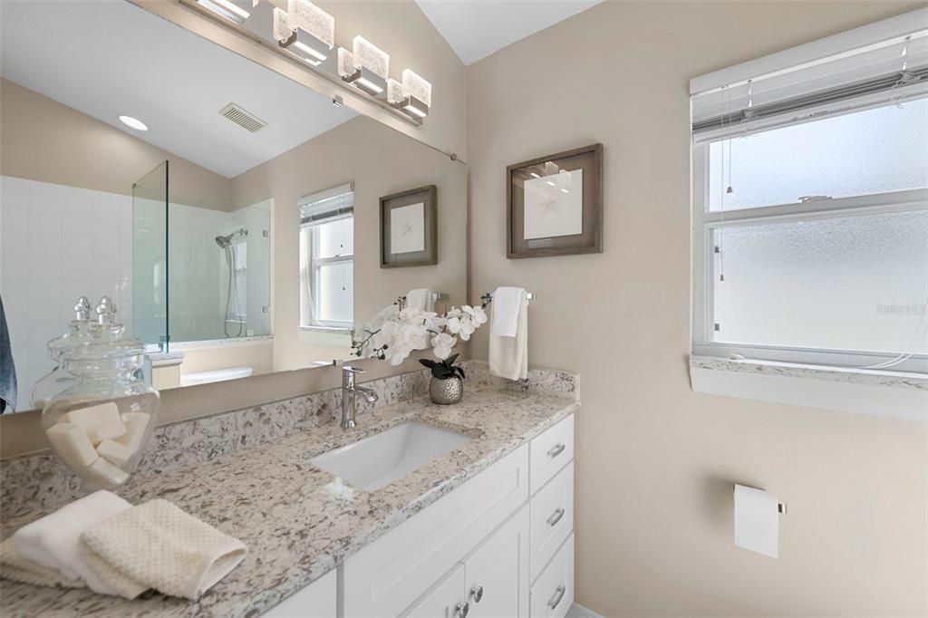 For Sale: $399,900 (3 beds, 2 baths, 1394 Square Feet)