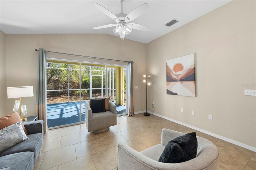 For Sale: $399,900 (3 beds, 2 baths, 1394 Square Feet)