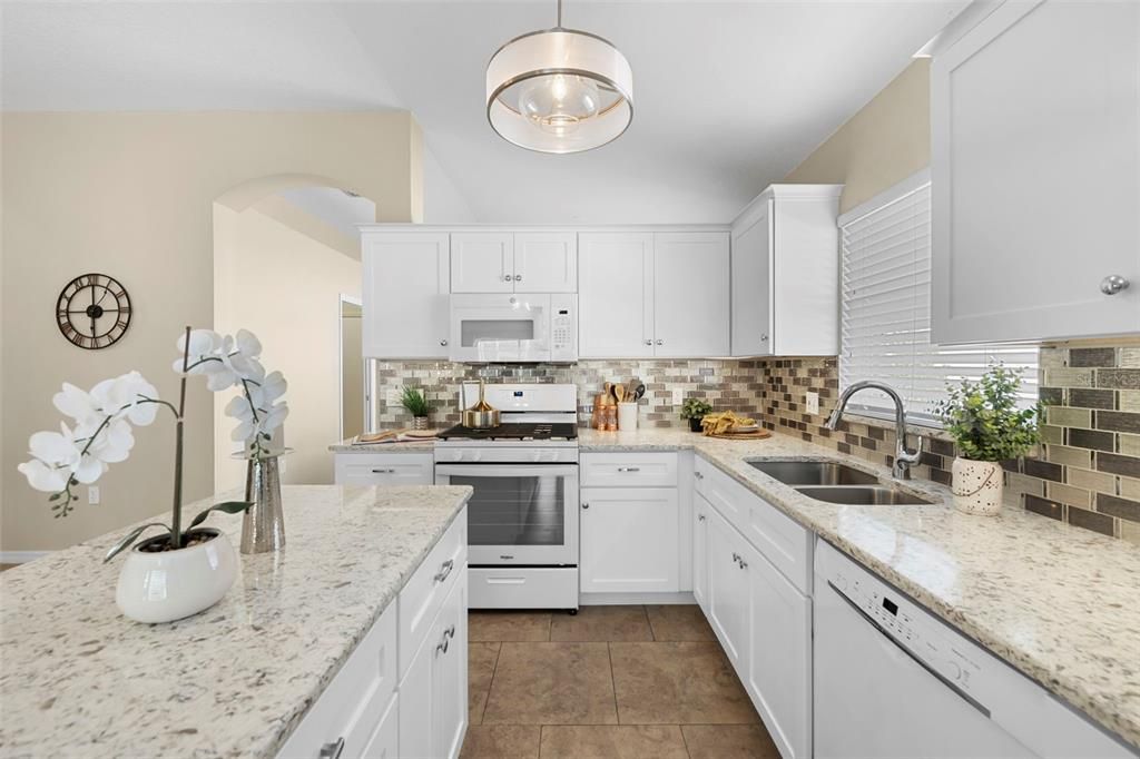 For Sale: $399,900 (3 beds, 2 baths, 1394 Square Feet)