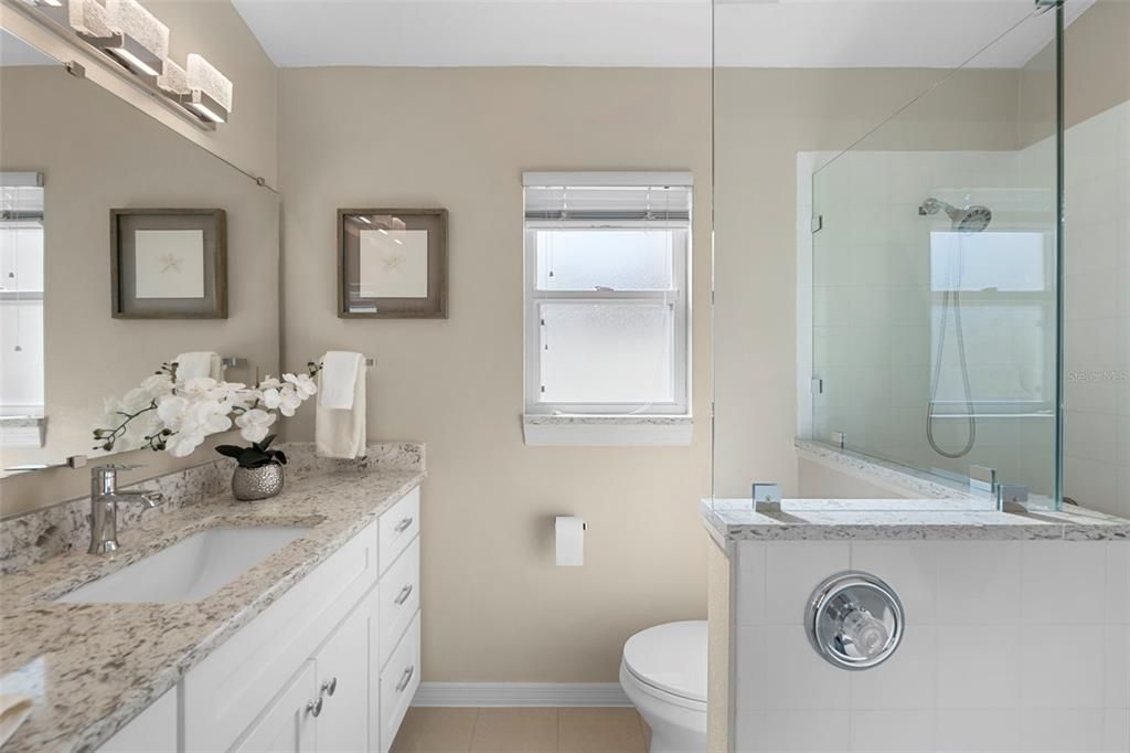 For Sale: $399,900 (3 beds, 2 baths, 1394 Square Feet)