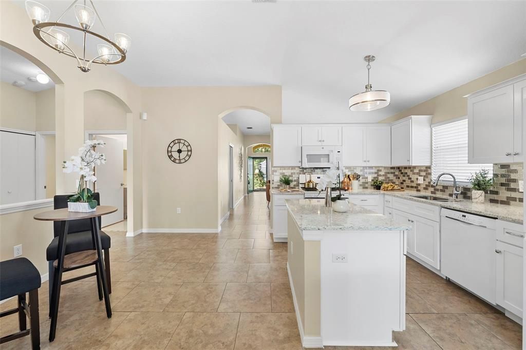 For Sale: $399,900 (3 beds, 2 baths, 1394 Square Feet)