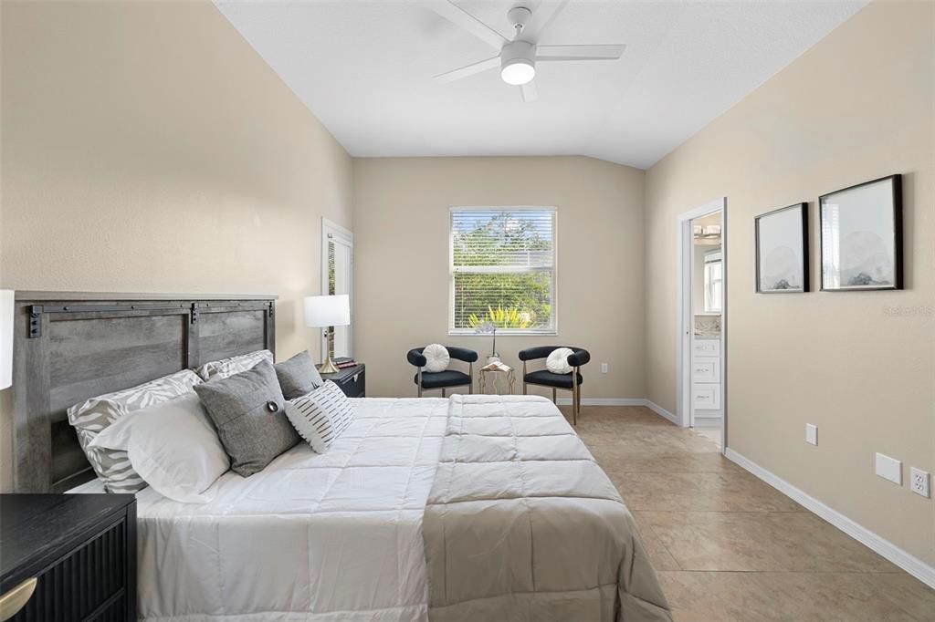 For Sale: $399,900 (3 beds, 2 baths, 1394 Square Feet)