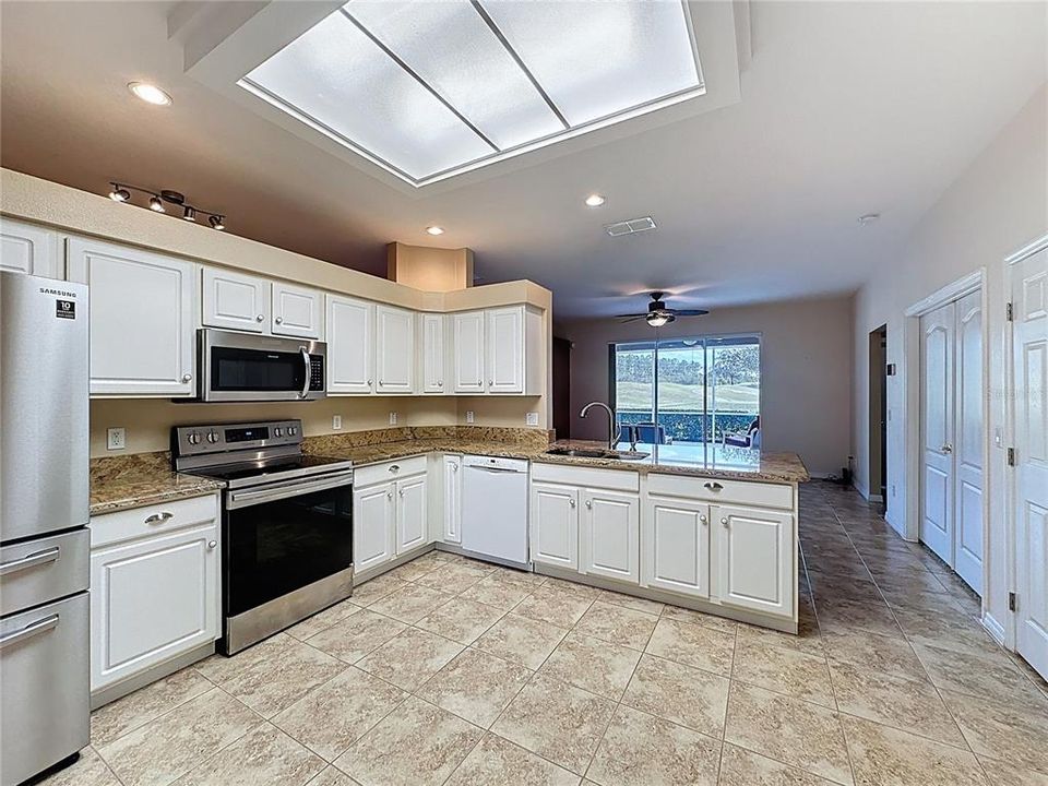 For Sale: $425,000 (2 beds, 2 baths, 1930 Square Feet)