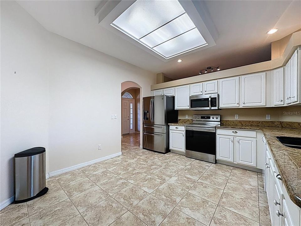 For Sale: $425,000 (2 beds, 2 baths, 1930 Square Feet)