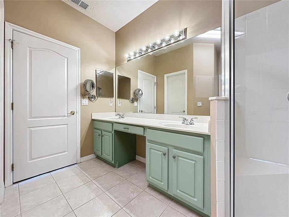 For Sale: $425,000 (2 beds, 2 baths, 1930 Square Feet)