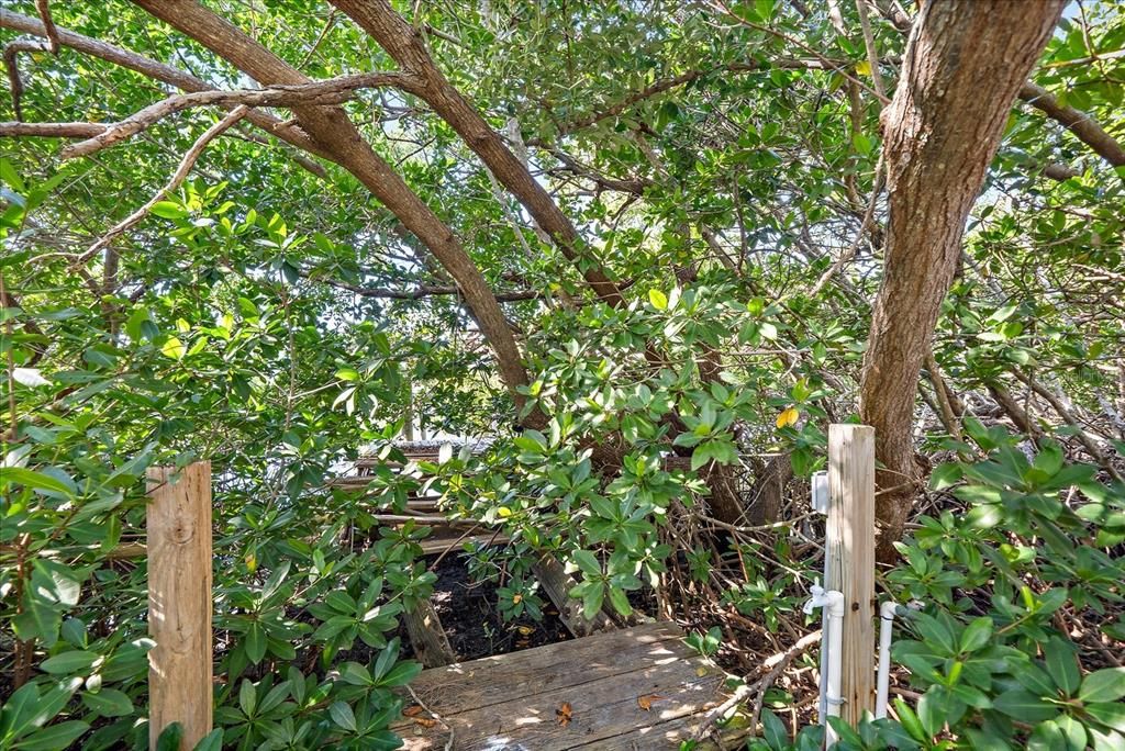 For Sale: $1,190,000 (2 beds, 2 baths, 1180 Square Feet)