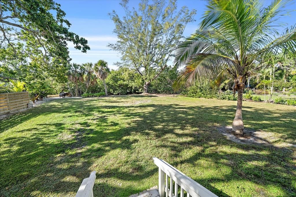 For Sale: $1,190,000 (2 beds, 2 baths, 1180 Square Feet)