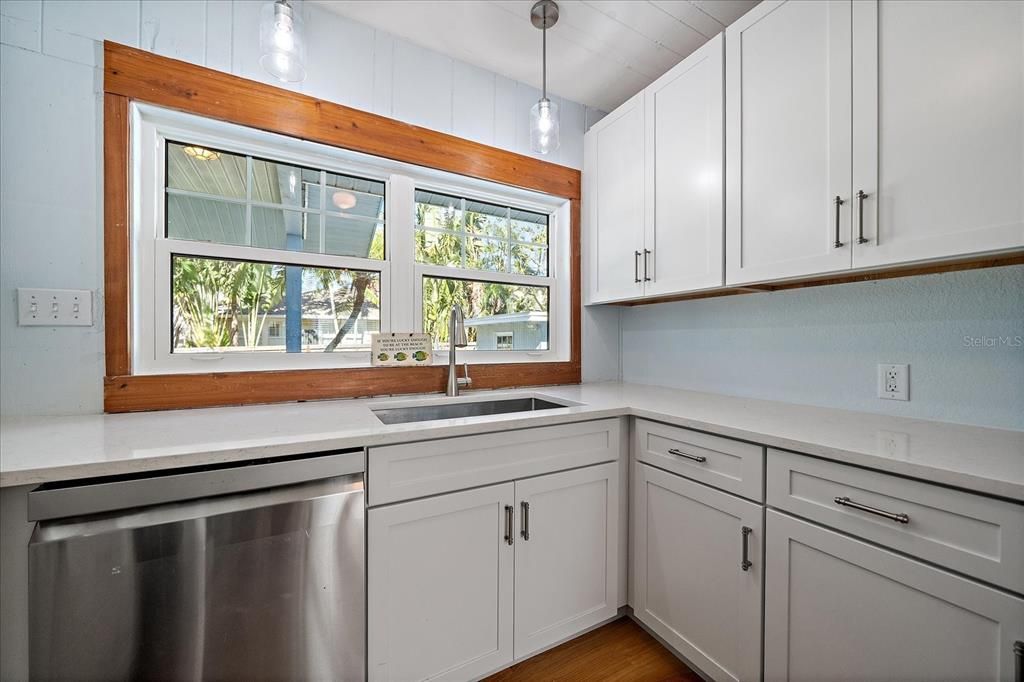 For Sale: $1,190,000 (2 beds, 2 baths, 1180 Square Feet)