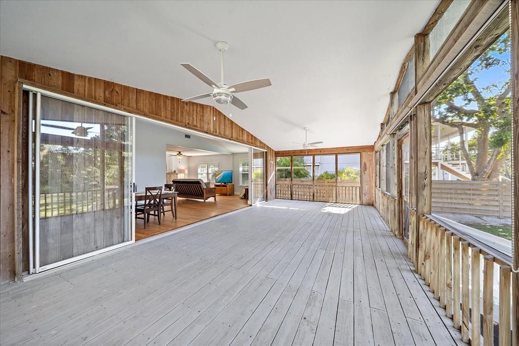 For Sale: $1,190,000 (2 beds, 2 baths, 1180 Square Feet)