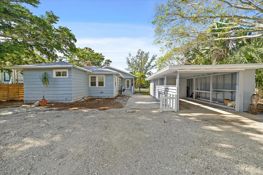 For Sale: $1,190,000 (2 beds, 2 baths, 1180 Square Feet)