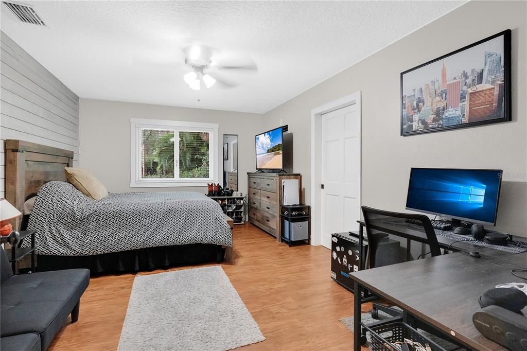 For Sale: $1,100,000 (6 beds, 5 baths, 3569 Square Feet)