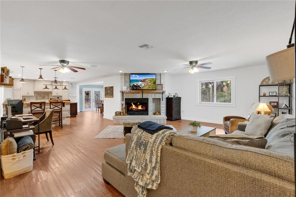 For Sale: $1,100,000 (6 beds, 5 baths, 3569 Square Feet)