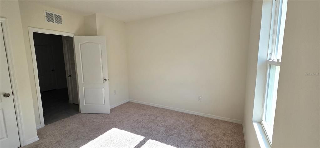 На продажу: $320,000 (4 спален, 2 ванн, 1867 Квадратных фут)