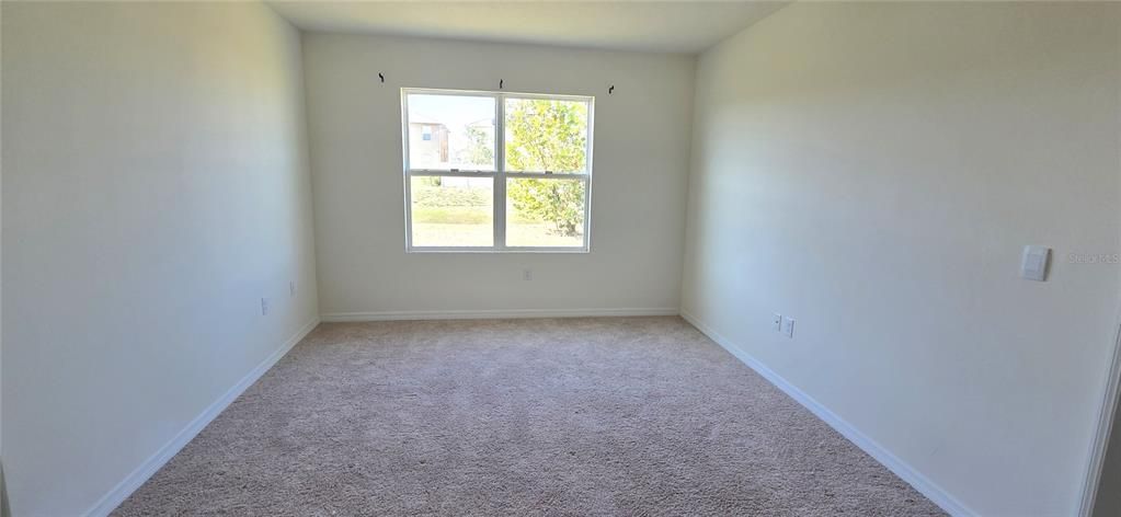 На продажу: $320,000 (4 спален, 2 ванн, 1867 Квадратных фут)