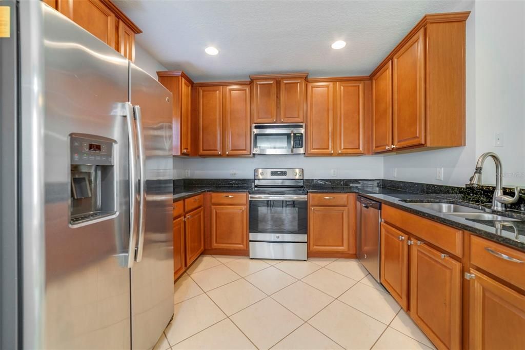 En Venta: $245,000 (3 camas, 2 baños, 1600 Pies cuadrados)