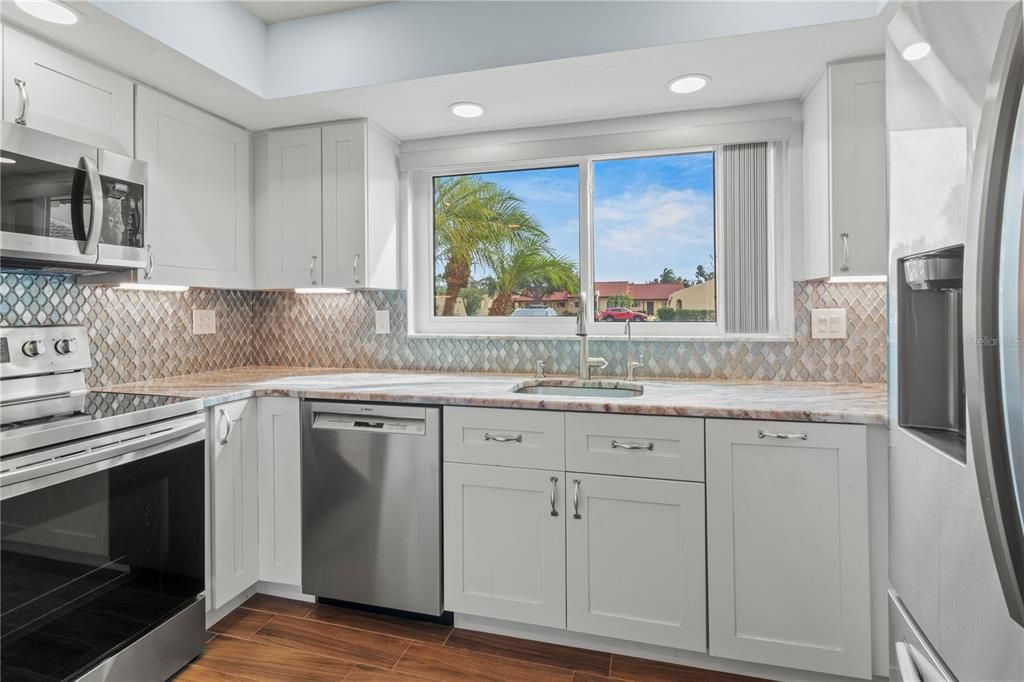 En Venta: $269,900 (2 camas, 2 baños, 1369 Pies cuadrados)