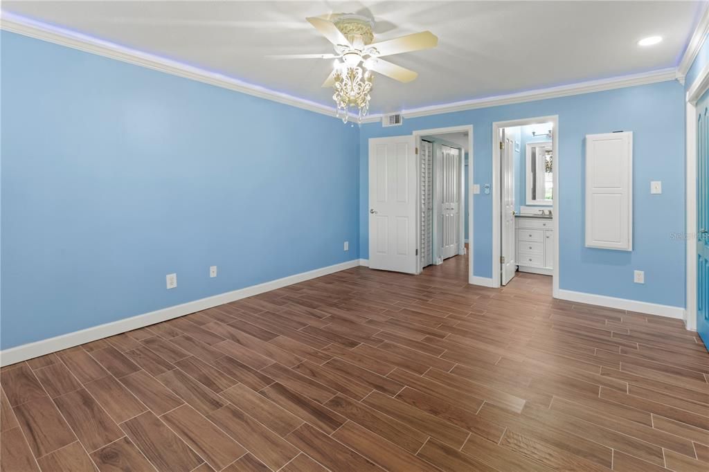 En Venta: $269,900 (2 camas, 2 baños, 1369 Pies cuadrados)