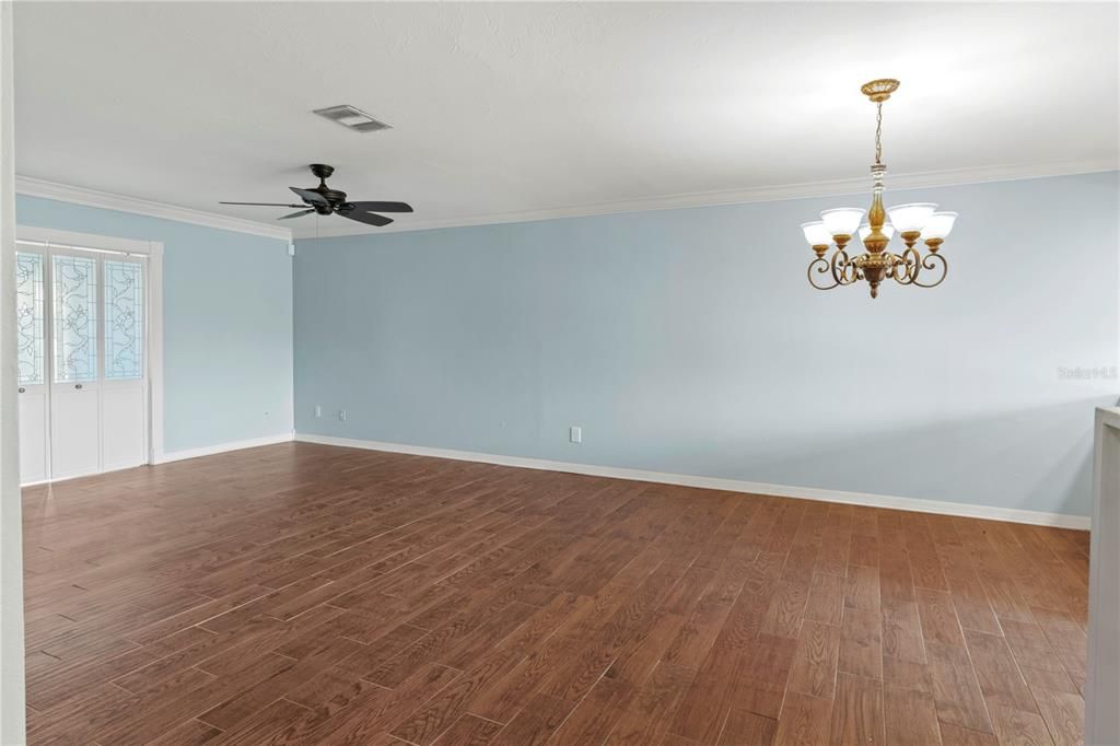 En Venta: $269,900 (2 camas, 2 baños, 1369 Pies cuadrados)