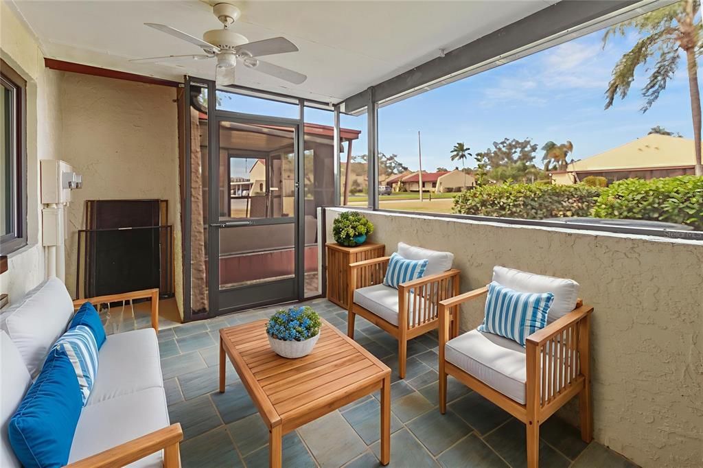 En Venta: $269,900 (2 camas, 2 baños, 1369 Pies cuadrados)