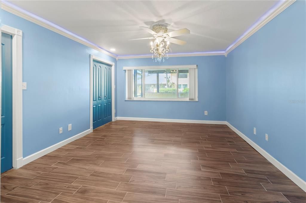 En Venta: $269,900 (2 camas, 2 baños, 1369 Pies cuadrados)