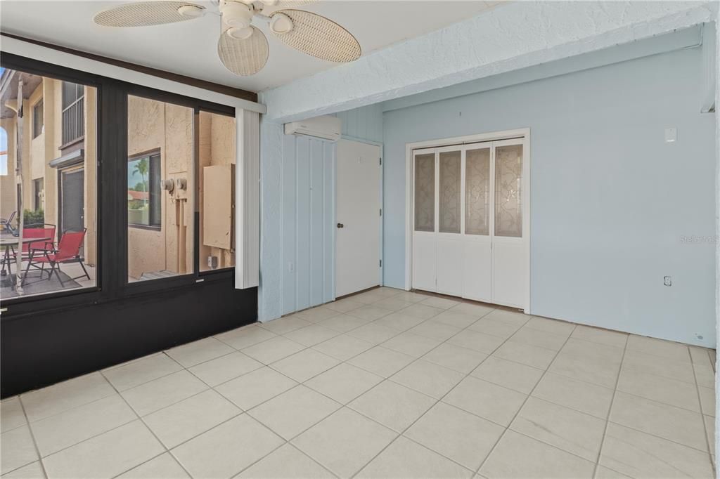 En Venta: $269,900 (2 camas, 2 baños, 1369 Pies cuadrados)