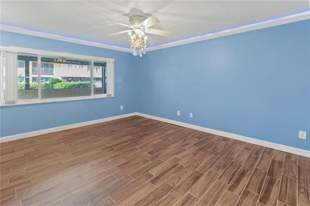 En Venta: $269,900 (2 camas, 2 baños, 1369 Pies cuadrados)