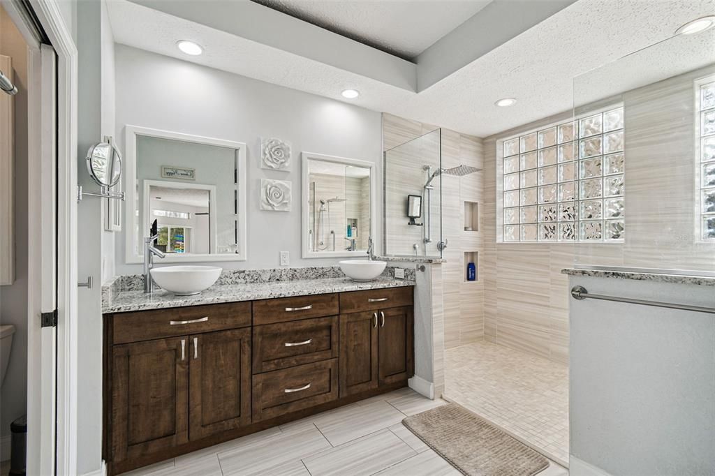 En Venta: $489,000 (3 camas, 2 baños, 2123 Pies cuadrados)