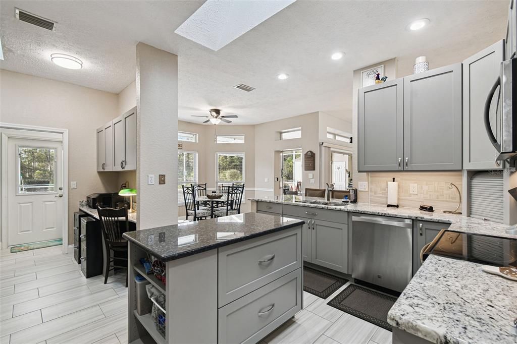 En Venta: $489,000 (3 camas, 2 baños, 2123 Pies cuadrados)