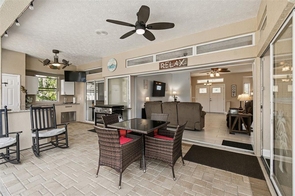 En Venta: $489,000 (3 camas, 2 baños, 2123 Pies cuadrados)