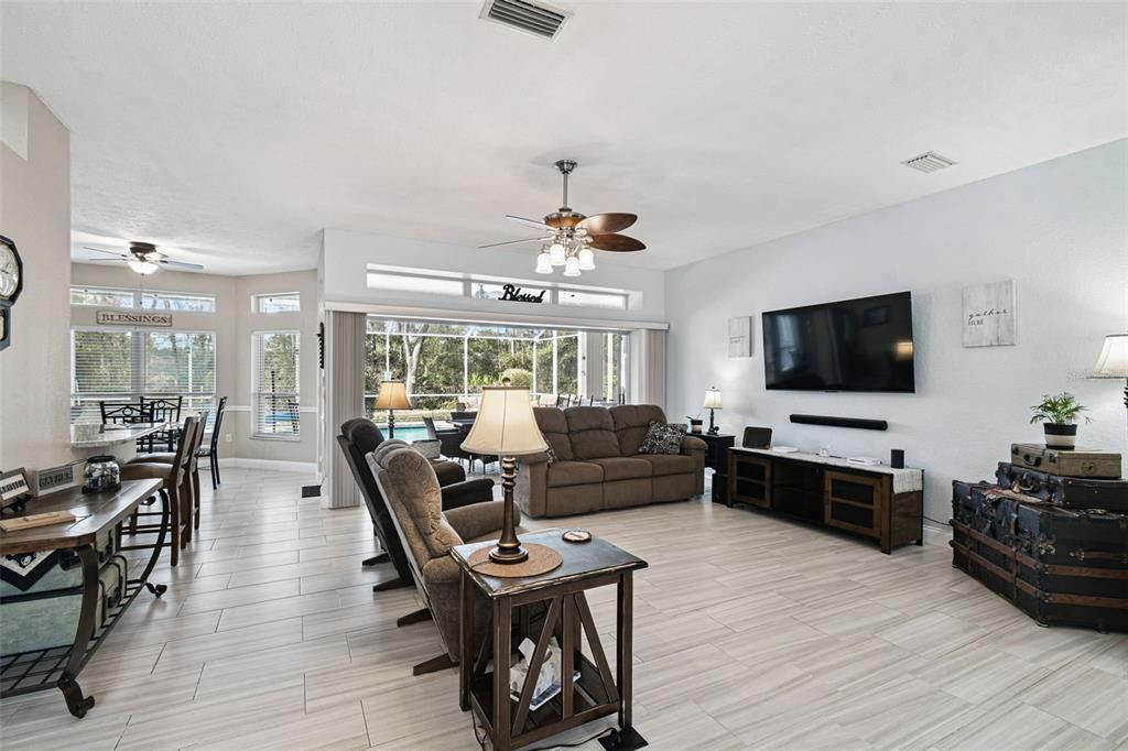 En Venta: $489,000 (3 camas, 2 baños, 2123 Pies cuadrados)