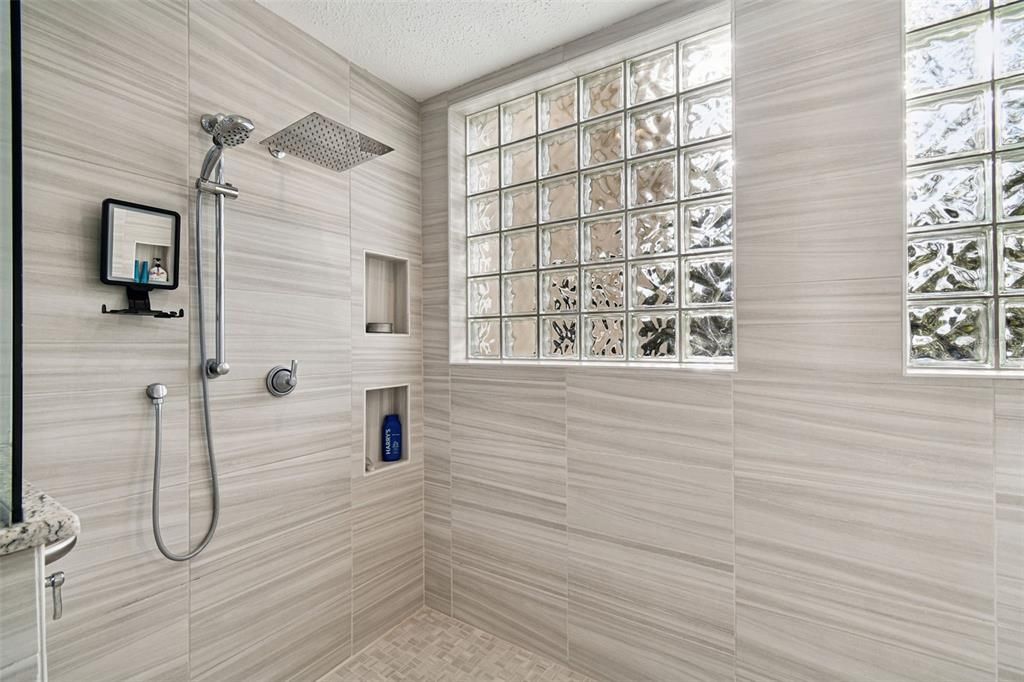 En Venta: $489,000 (3 camas, 2 baños, 2123 Pies cuadrados)