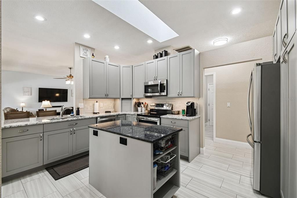 En Venta: $489,000 (3 camas, 2 baños, 2123 Pies cuadrados)