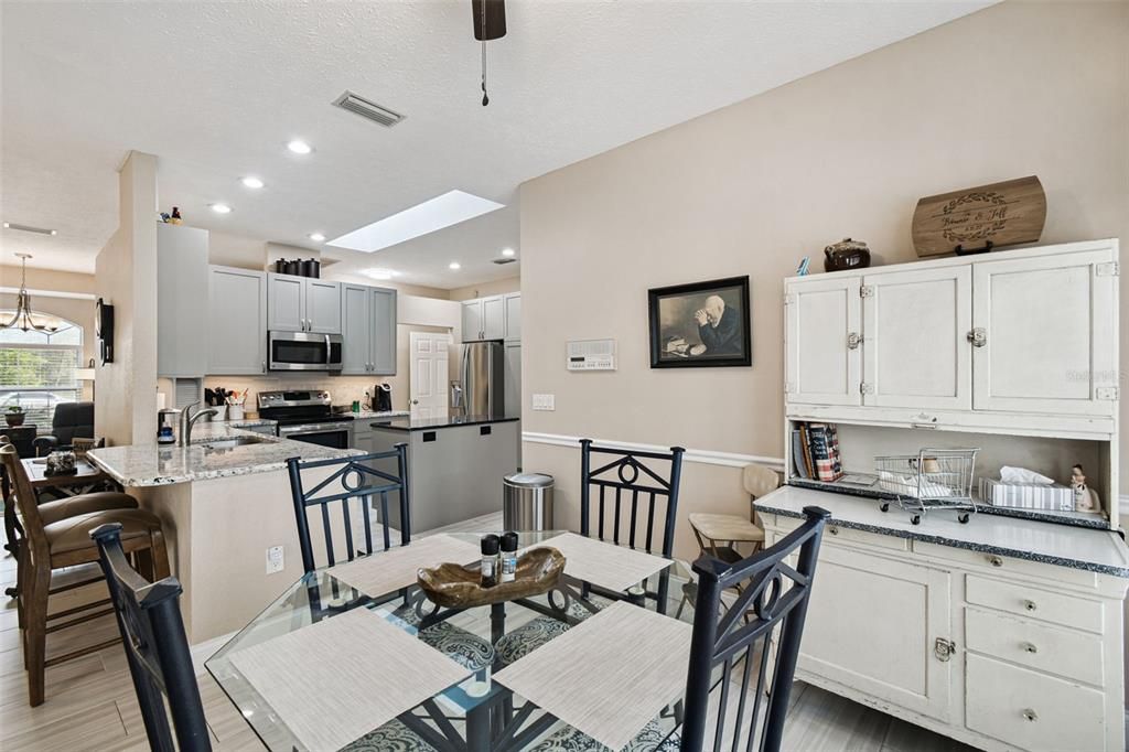 En Venta: $489,000 (3 camas, 2 baños, 2123 Pies cuadrados)