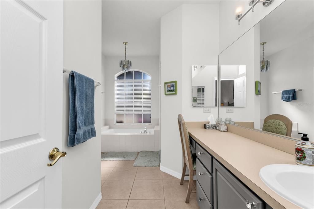 En Venta: $325,000 (3 camas, 2 baños, 1767 Pies cuadrados)