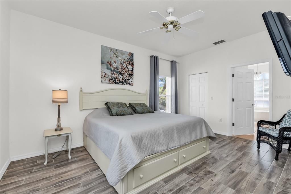 En Venta: $325,000 (3 camas, 2 baños, 1767 Pies cuadrados)