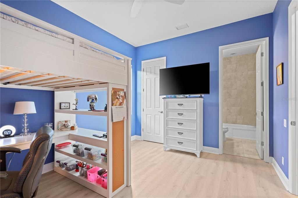 For Sale: $1,100,000 (4 beds, 3 baths, 2795 Square Feet)