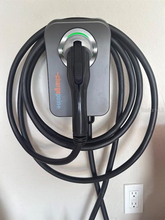 For Sale: $1,100,000 (4 beds, 3 baths, 2795 Square Feet)