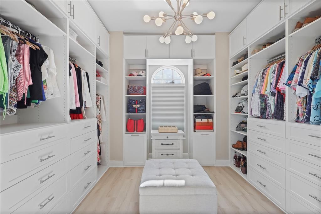 For Sale: $1,100,000 (4 beds, 3 baths, 2795 Square Feet)