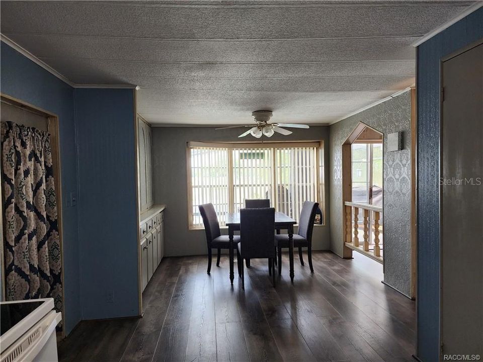 На продажу: $330,000 (2 спален, 2 ванн, 1604 Квадратных фут)