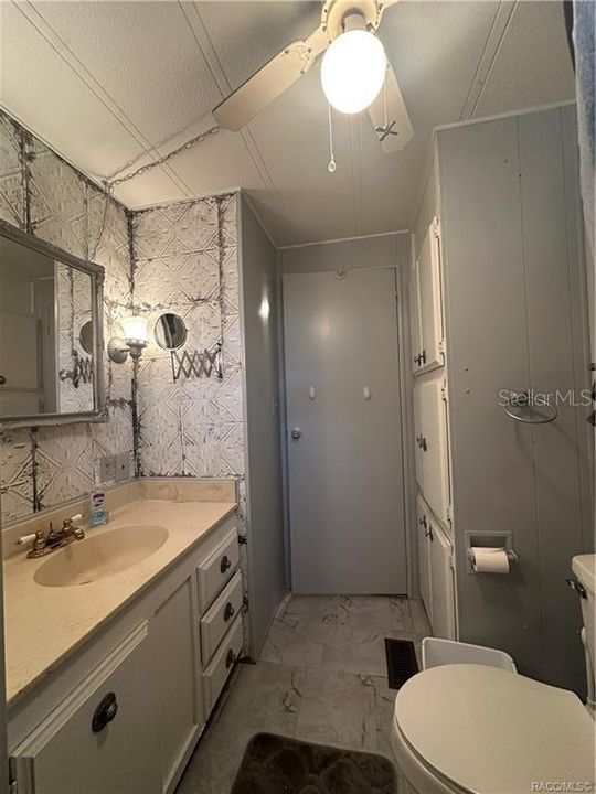 На продажу: $330,000 (2 спален, 2 ванн, 1604 Квадратных фут)