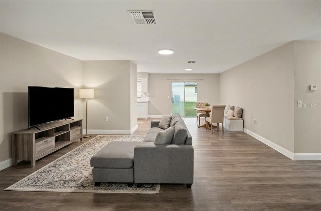 For Sale: $239,900 (2 beds, 2 baths, 1604 Square Feet)