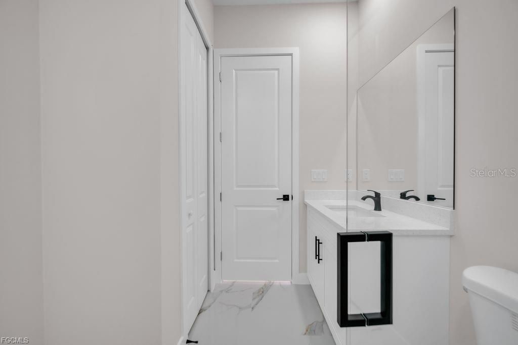 待售: $529,900 (0 贝兹, 0 浴室, 1199 平方英尺)