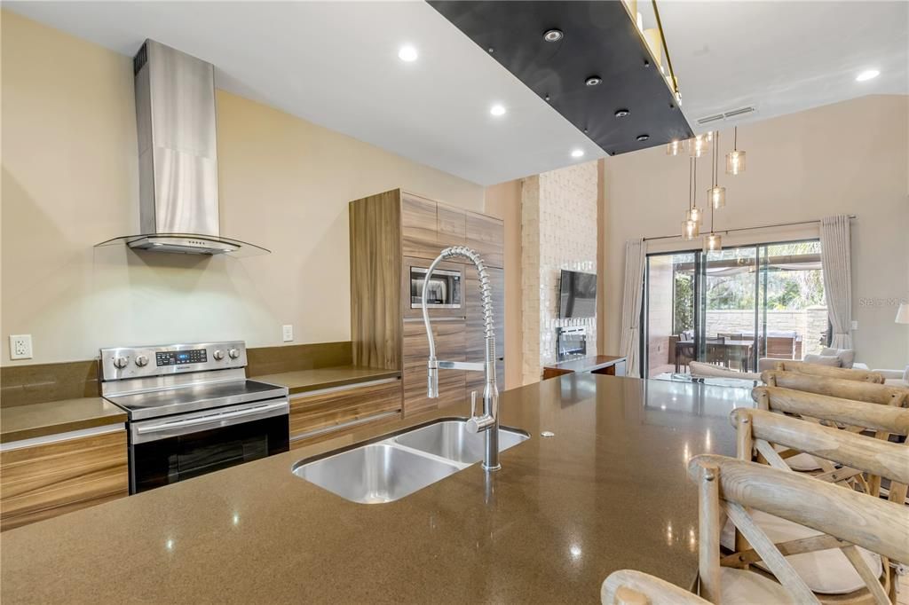 For Sale: $499,000 (4 beds, 4 baths, 2356 Square Feet)