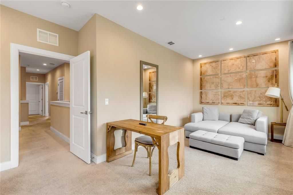 For Sale: $499,000 (4 beds, 4 baths, 2356 Square Feet)